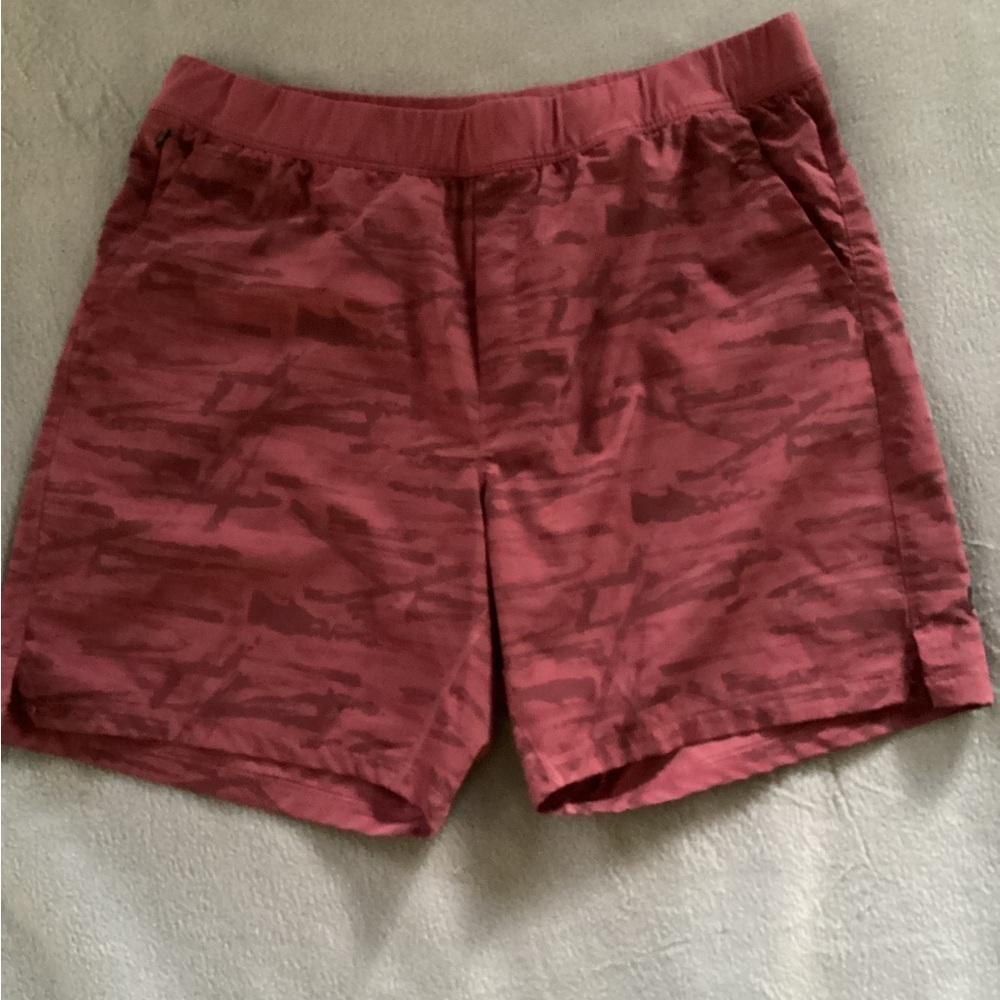 Public Rec Shorts Mens 40 Maroon Camo Gym Running Hiking Yoga Lined Flex Shorts